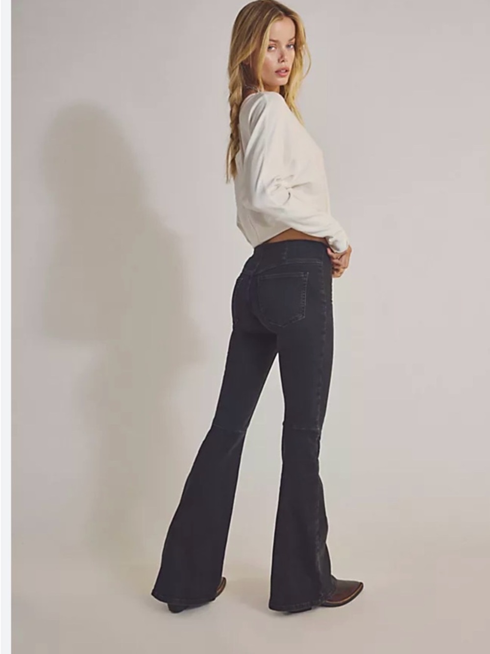 ⭐️Free People Pull On Flare Cords⭐️ - Picture 3 of 11